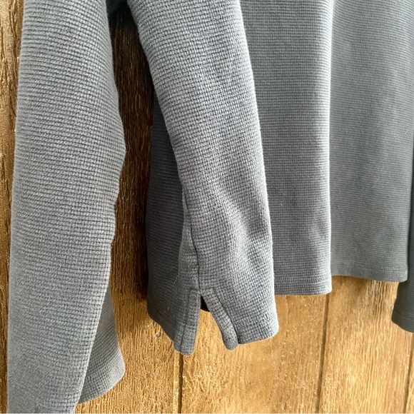 Universal Thread from Target Mock Turtleneck Waffle Sweatshirt Size Medium - Picture 6 of 7